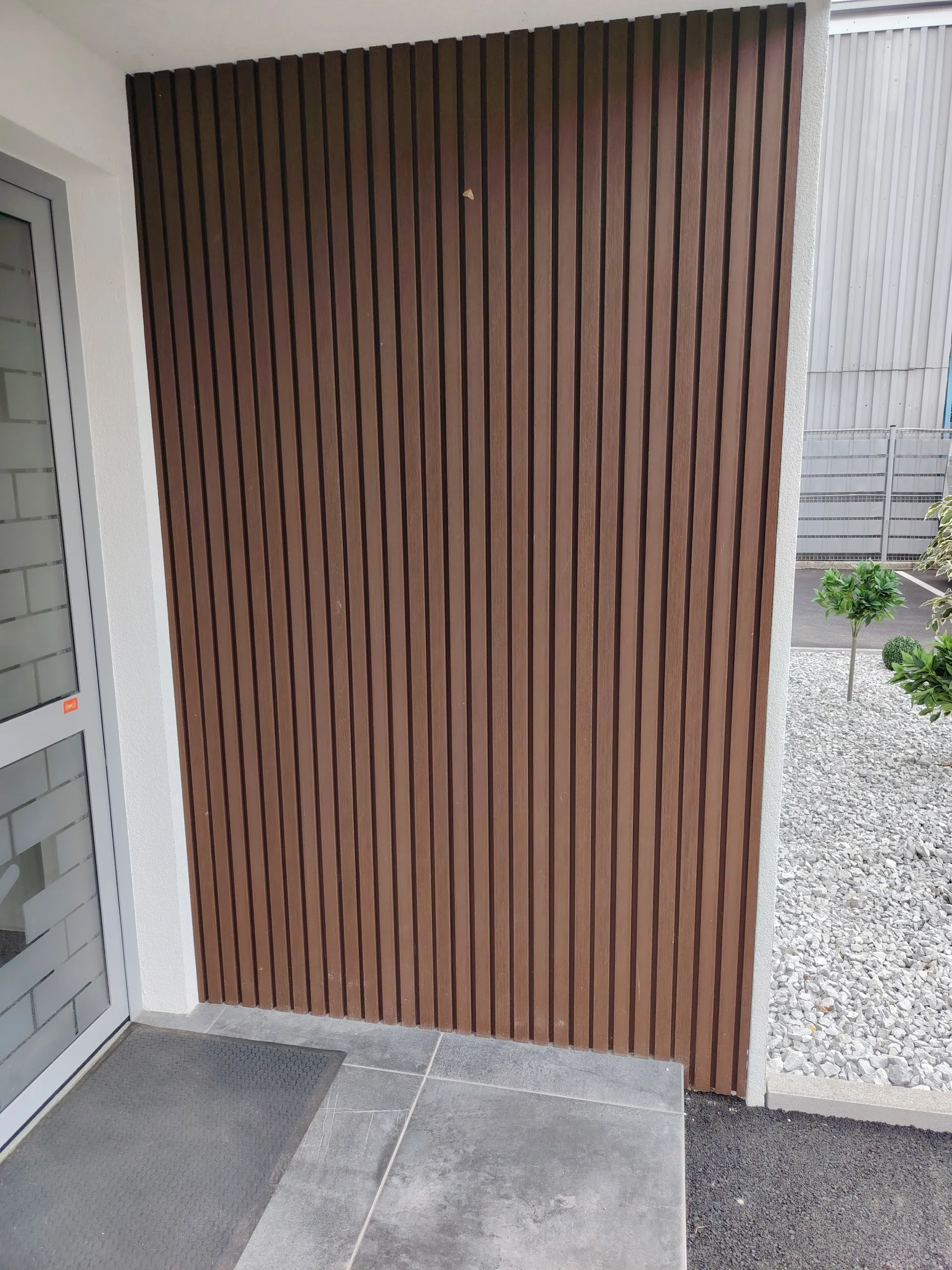 WPC fasada - moderna hiša